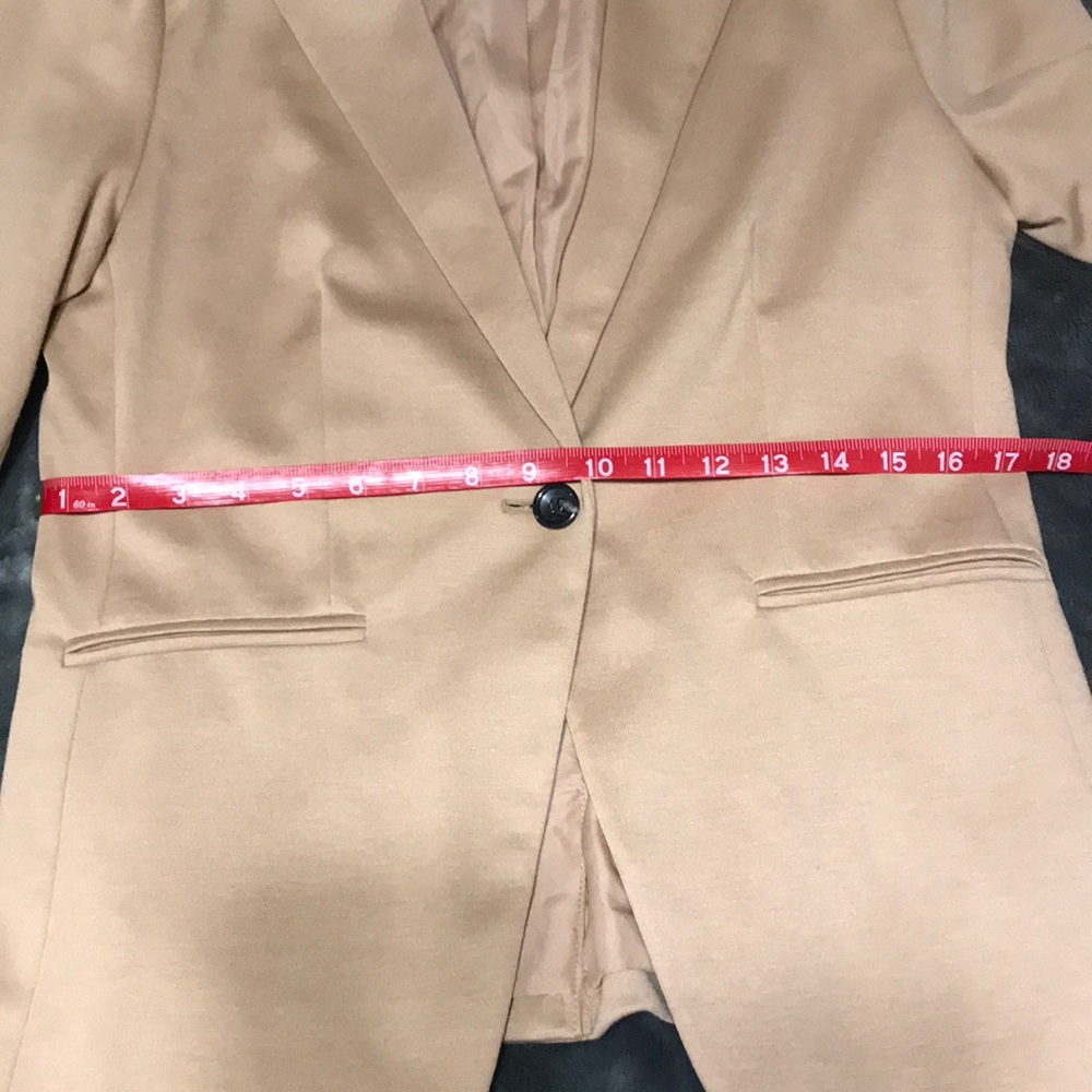Blazer - Picture 4 of 6
